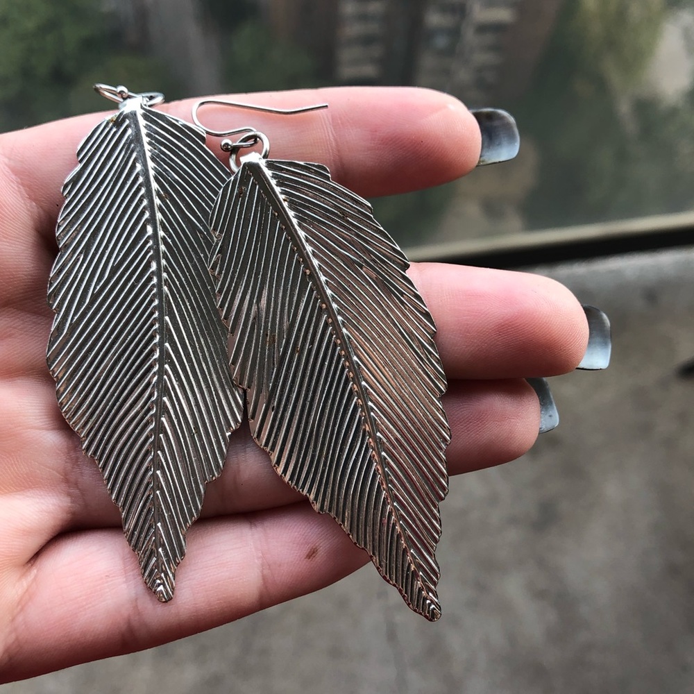 💫 Silver Feather Earrings